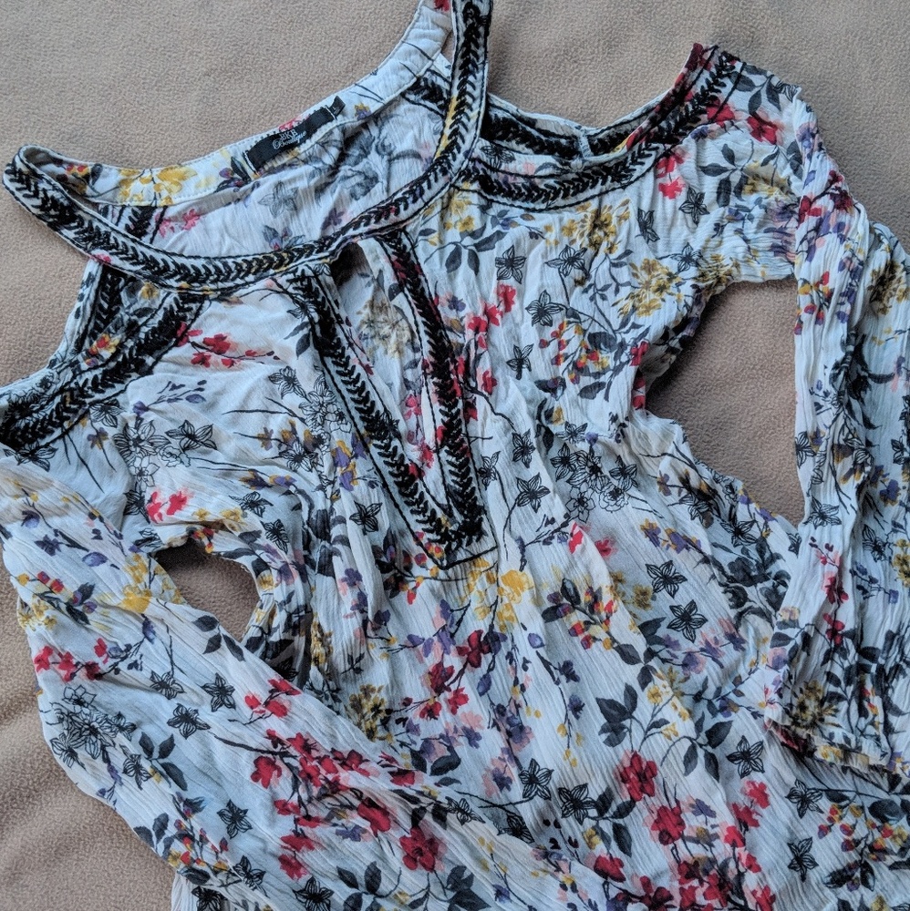 L Floral Cold Shoulder Top from Buckle